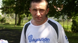 Sport to zdrowie? Biegając zadbaj o swoje stawy Styl życia, LIFESTYLE - Od pewnego czasu w Polsce zapanowała moda na bieganie. Jednak nawet amatorskie biegi stanowią obciążenie dla stawów i mogą być przyczyną kontuzji. Aby się przed nimi ustrzec powinniśmy zadbać o prawidłową rozgrzewkę, dobre obuwie i odpowiednią suplementację.