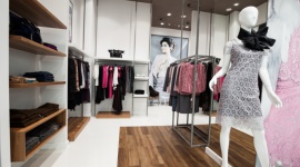 Polska moda w stylowym wnętrzu Styl życia, LIFESTYLE - Wnętrza stworzone przez Forbis Group to indywidualne projekty dostosowane do potrzeb inwestora. W wyniku jednej z kooperacji powstał nowoczesny sklep koncepcyjny POTIS & VERSO w warszawskiej galerii Plac Unii City Shopping.