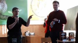 Szymon Hołownia o tym, co najważniejsze w życiu. Spotkanie z młodzieżą Styl życia, LIFESTYLE - O fundacji Kasisi, papieżu Franciszku i o tym, co ważne w życiu rozmawiali uczniowie białostockiego Zespołu Szkół Społecznych STO z Szymonem Hołownią, absolwentem tej szkoły.