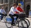 MIÓD W GARŚCI, PSZCZOŁA NA DACHU.TOYOTA BOŃKOWSCY TWORZY PASIEKĘ NA DACHU SALONU
