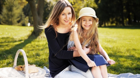 Szafeczka odsłania swoje pomysły na oszczędzanie #DlaWiększejIdei Styl życia, LIFESTYLE - Karolina Jędrzejczyk, mama Nikoli i autorka bloga Szafeczka.com zachęca do oszczędzania dla Większej Idei, w ramach kolejnej odsłony najnowszej kampanii Idea Expert, zachęcającej Polaków do realizowania marzeń poprzez zmianę codziennych nawyków.