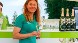 Rośnie popularność golfa w Polsce Styl życia, LIFESTYLE - Ponad sto pań zgłosiło swój udział w IX edycji wyjątkowego turnieju Dr Irena Eris Ladies’ Golf Cup. Do tej pory żaden kobiecy turniej golfa w Polsce nie cieszył się tak dużym zainteresowaniem.