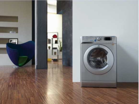 Jak prawidłowo dbać o sportową odzież? Styl życia, LIFESTYLE - Aby zacząć regularnie ćwiczyć wystarczy zaangażowanie oraz odpowiedni strój. Jeśli zainwestowaliśmy w profesjonalne ubranie, to warto również pomyśleć o jego odpowiedniej pielęgnacji, dzięki której nawet po wielu praniach materiał nie straci swoich właściwości.