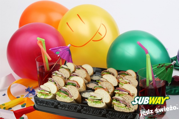 Jak przygotować się do imprezy? Styl życia, LIFESTYLE - Zapraszasz do domu przyjaciół? Obawiasz się, że nie sprostasz zadaniu i Twoja impreza okaże się totalną klapą, o której długo będzie głośno na mieście?