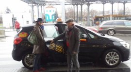 W taksówce jak u psychologa Styl życia, LIFESTYLE - Narzekamy na przełożonych, małżonków i teściów. Obgadujemy znajomych z pracy, uczelni i klubu fitness. Szeroko omawiamy sprawy związane z polityką, zdrowiem i pogodą. Radzimy się w kwestiach związanych z motoryzacją, finansami oraz wychowaniem dzieci.