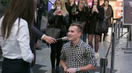 Powiedziały „TAK”! Niezapomniane zaręczyny w Galerii Krakowskiej Styl życia, LIFESTYLE - Agnieszka i Dariusz, Magdalena i Vitali, Agnieszka i Artur – co łączy te 3 pary? Oprócz wielkiej miłości, niezwykłe zaręczyny, które odbyły się w Walentynki w Galerii Krakowskiej. Oryginalne pomysły na oświadczyny trafiły w gusta wybranek, bo każda z nich powiedziała "tak".