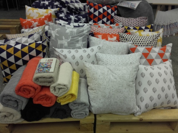 Premiera najnowszych wzorów Andropolu na targach Interior Design Forum Styl życia, LIFESTYLE - Najnowsze kolekcje i wzory tekstyliów domowych prezentuje Andropol S.A. podczas warszawskich targów Interior Design Forum. To jedyna tego typu impreza w Polsce.