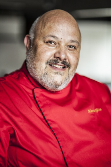 Czy kuchenka mikrofalowa może nas jeszcze czymś zaskoczyć? Styl życia, LIFESTYLE - Wydaje się, że kuchenka mikrofalowa nie ma już przed nami tajemnic. Marco Ghia, szef warszawskiej Akademii Kulinarnej Whirlpool, znalazł 10 zaskakujących sposobów na ułatwienie sobie pracy w kuchni przy pomocy mikrofali.