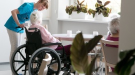 Jest popyt na profesjonalną opiekę dla seniorów