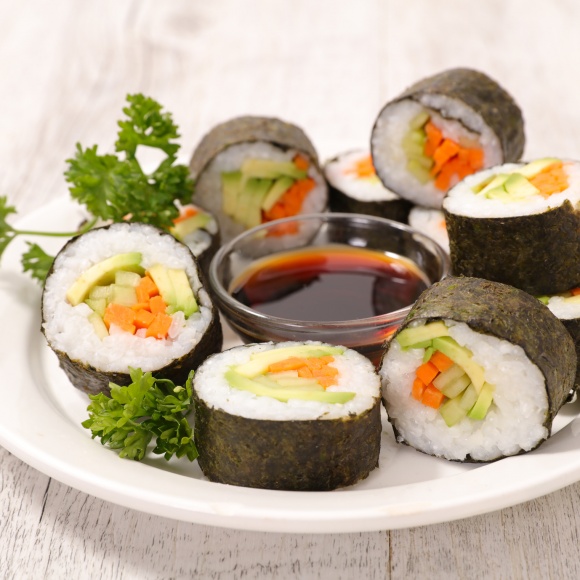 Japońska kuchnia bez mięsa? Styl życia, LIFESTYLE - Wegetarianizm nie jest w Japonii zjawiskiem zbyt powszechnym. Wśród wegetarian krąży nawet pogłoska, że niejedzenie mięsa w Kraju Kwitnącej Wiśni jest praktycznie niemożliwe. Czy jest to jednak prawdą?