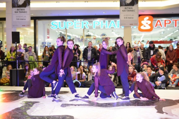 Wielka dolnośląska bitwa taneczna powraca Styl życia, LIFESTYLE - Najlepsi tancerze, profesjonalne jury, nowe kategorie, nowa energia. W najbliższy weekend Magnolia Park zamieni się w najbardziej roztańczone miejsce na Dolnym Śląsku. Wszystko za sprawą siódmej edycji Bitwy na Taniec. Przyjdź i kibicuj swoim faworytom.