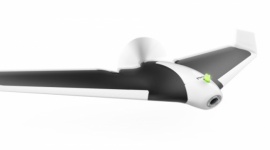 Pierwszy dron w kształcie samolotu do lotów immersyjnych Styl życia, LIFESTYLE - Parrot Disco - pierwszy dron o nieruchomych skrzydłach, zapewniający w pełni immersyjne wrażenia lotnicze.