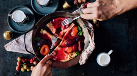 Jesienny poranek bez chandry Styl życia, LIFESTYLE - Jesienne poranki niejednokrotnie wystawiają nasz humor na próbę. Szukamy różnych sposób, aby nie dać się chandrze i nie przesiedzieć całego dnia pod grubym kocem. Na szczęście jest jeden niezawodny sposób, dzięki któremu pojawia się chęć do działania – poranna kawa!