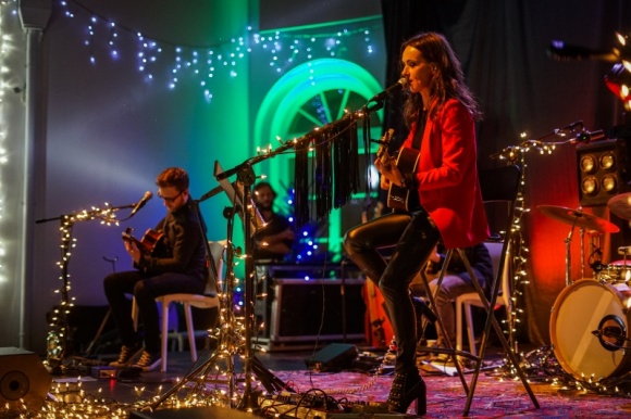 Kasia Kowalska śpiewa dla fanów Fortuny