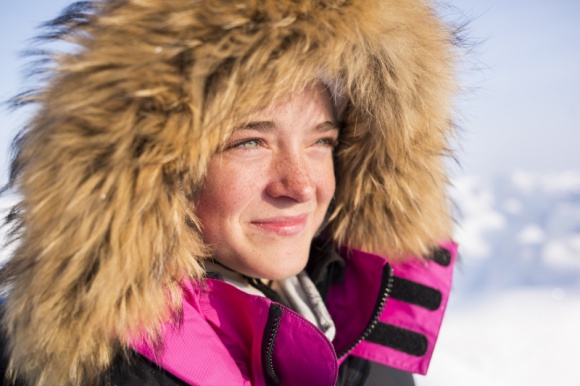 „Nastolatka podbija biegun” w grudniu na kanale Nat Geo People Styl życia, LIFESTYLE - Dokument, będący częścią cyklu „Idąc własną drogą: kobiety, które inspirują”, pokaże zmagania czternastoletniej Jade Hameister, która chce zostać najmłodszą na świecie zdobywczynią bieguna północnego.