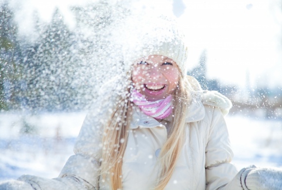 Pamiątka po nartach, której chcesz się pozbyć? Styl życia, LIFESTYLE - Sezon narciarski i snowboardowy trwa. Wyprawy na stok kończą się niekiedy kontuzjami wymagającymi niekiedy interwencji chirurga. Pozostająca po zabiegach blizna może przypominać nam przykre doświadczenie i skutecznie zniechęcać do jazdy.