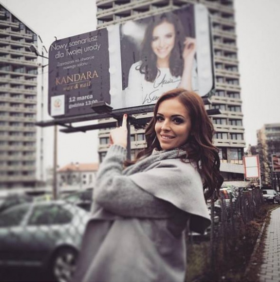 Zapytaj, jak Anna Wendzikowska dba o urodę. Otwarcie nowego SPA we Wrocławiu Styl życia, LIFESTYLE - Masaże kamieniami z soli himalajskiej, peelingi wykonywane trawą cytrynową oraz kokony wygładzające twarz. To wszystko w towarzystwie gwiazd – Anny Wendzikowskiej, Olgi Bończyk i Alicji Janosz, które zdradzą jak dbają o urodę.