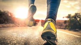 Stylowo biegiem i rowerem Styl życia, LIFESTYLE - Bieg i jazda rowerem mogą być świetnym pomysłem na wiosenną aktywność. W ten sposób spędzi niedzielę 26 marca ponad pół tysiąca mieszkańców naszego regionu podczas Cross Uraz Duathonu. To kolejna impreza, której partnerem głównym jest Wrocław Fashion Outlet