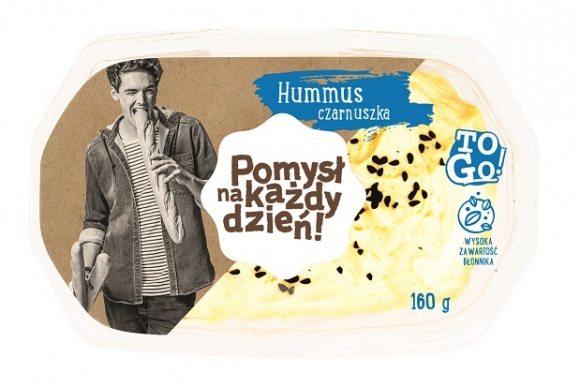 ZDROWE PRZEKĄSKI NA KAŻDY DZIEŃ – TOFU I HUMMUS W LIDLU Styl życia, LIFESTYLE - Dania wegetariańskie stanowią przysmak nie tylko dla jaroszy, ale również dla miłośników mięsa, którzy do swojej diety chętnie wprowadzają warzywne dodatki. Do ich przyrządzenia można wykorzystać kremową pastę hummus oraz ser tofu, które nadadzą potrawom oryginalnego smaku.