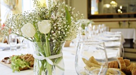 Polskie tradycje wielkanocne w restauracji Styl życia, LIFESTYLE - Baby, mazurki, serniki, żurek na prawdziwym zakwasie, faszerowane jajka czy domowej roboty pasztety kojarzą nam się ze świętami wielkanocnymi.