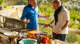 David Rocco i kulinarne skarby Neapolu w maju na kanale Nat Geo People Styl życia, LIFESTYLE - Przebojowy szef kuchni David Rocco powraca na antenę Nat Geo People, by tym razem odkryć wraz z widzami Neapol – miasto o bogatej kulturze i wiekowych tradycjach kulinarnych.