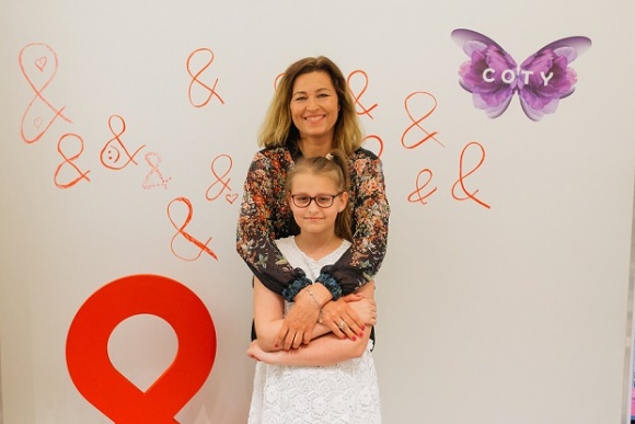 ŚWIATOWY DZIEŃ WALKI Z NOWOTWORAMI KRWI – COTY POLSKA WSPIERA FUNDACJĘ DKMS Styl życia, LIFESTYLE - Już od ponad ośmiu lat Coty Polska współpracuje z Fundacją DKMS regularnie wspierając jej inicjatywy, zarówno finansowo jak i poprzez uczestnictwo w projektach promujących ideę dawstwa w Polsce.