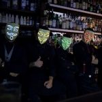 Barmani w ikonicznych maskach po raz pierwszy we Wrocławiu