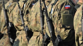 Z amerykańskim rodowodem – nowe latarki dla polskiego wojska Styl życia, LIFESTYLE - Polskie wojsko zyska nowy sprzęt – już niedługo żołnierze będą mogli korzystać z latarek powstałych na bazie oświetlenia, które sprawdziło się m.in. w Afganistanie. To kolejny krok ku standaryzacji wyposażenia wojsk NATO.