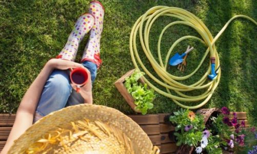 Urlop w ogrodzie? Kilka pomysłów na to, jak wypocząć nie ruszając się z domu