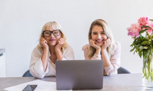 Młodsze pokolenia nadzieją osób starszych na bycie w sieci