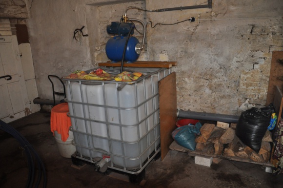 W kranie 92-latki z Nowej Rudy nareszcie poleci woda. Fundacja wybuduje dla niej Styl życia, LIFESTYLE - Woda jest dla nich na wagę złota. 92-letnia mieszkanka Nowej Rudy i jej córka zostały pozbawione dostępu do studni. Dzięki pomocy wrocławskiej Fundacji Czynów Szlachetnych w ich kranach poleci bieżąca woda, po raz pierwszy od 1,5 roku.