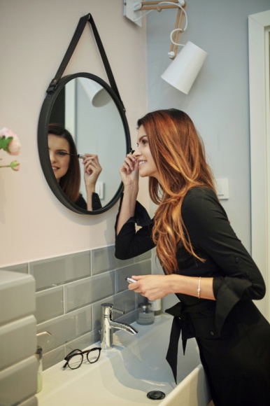 Makijażowe triki dla okularnicy Styl życia, LIFESTYLE - Oczy są zwierciadłem duszy, dlatego warto stosować makijażowe triki, które sprawią że w okularach będziesz wyglądać zniewalająco!