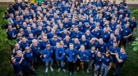 Akcja ReKreacja czyli Responsib’ALL Day 2018 Styl życia, LIFESTYLE - Pracownicy Wyborowa Pernod Ricard ruszyli, aby pomóc seniorom i naturze. Z materiałów z odzysku tworzyli w domach opieki ekologiczne miejsca do wypoczynku i integracji