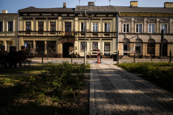 Teoria rozbitych okien, czyli jak otoczenie wpływa na mieszkańców miast