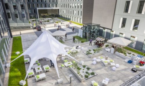 Catering pod chmurką