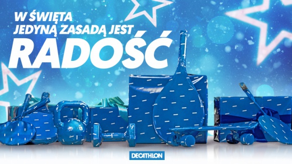 Sportowi Mikołajowie na start! Styl życia, LIFESTYLE - Ponownie głowisz się nad prezentami dla swoich bliskich? Nie ma takiej potrzeby! Wszystkie podarunki, które na pewno sprawią radość twojej rodzinie i przyjaciołom, znajdziesz w jednym miejscu – sieci sklepów Decathlon!