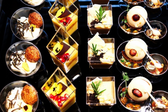 Deli Catering w kulinarnej odsłonie 44/876 Styl życia, LIFESTYLE - Wspólny koncert Stinga i Shaggy'ego za nami. Za obsługę cateringową strefy VIP podczas wydarzenia odpowiadała marka Deli Catering.