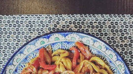 Jak będziemy jedli w 2019 roku? Poznaj 9 najważniejszych trendów Styl życia, LIFESTYLE - Kuchnia wegańska, soczyste steki, orientalne smaki, a może swojskie pierogi? Choć 2019 dopiero przed nami, specjaliści już wiedzą, jak będziemy jedli w nadchodzącym roku.