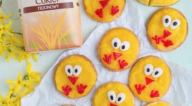 Egzotyczne słodkości na Wielkanocnym stole Styl życia, LIFESTYLE - Przygotowując się do świąt sprzątamy i przystrajamy nasz dom wielkanocnymi ozdobami. Chcemy, aby zagościł w nim wyjątkowy nastrój, dlatego nie wyobrażamy sobie tego czasu bez cudownych zapachów tradycyjnych wypieków, które wydobywają się z kuchni.