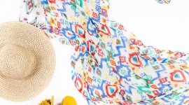 Jak przygotować się do wakacji bez przepłacania? Styl życia, LIFESTYLE - Do wakacyjnych wyjazdów warto przygotować się rozsądnie, dlatego szukając stroju, walizki czy letnich butów, warto zajrzeć do Wrocław Fashion Outlet, gdzie trwają wyprzedaże z rabatami do -80%.