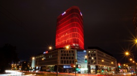 Plac Unii rozbłysnął na czerwono w geście solidarności z chorymi na nowotwór Problemy społeczne, BIZNES - 5 września br. Plac Unii podświetlony został na czerwono. To symboliczny gest solidarności z chorymi na nowotwór, podopiecznymi Fundacji Rak’n’Roll. Celem stowarzyszenia jest zmiana schematów myślenia o nowotworach oraz poprawa jakości życia osób cierpiących na tę chorobę.