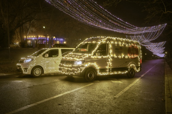 Bądź smart w te Święta – 5 sposobów, aby opanować przedświąteczny chaos Styl życia, LIFESTYLE - Organizacja Świąt wymaga podejścia metodycznego, zachowania zimnej krwi i odpowiedniego planowania. Istnieją rozwiązania, które pozwalają uniknąć zdenerwowania, a zamiast tego po prostu cieszyć się świąteczną atmosferą pełną życzliwości i radości.
