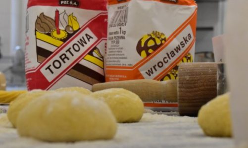 Podlaskie Zakłady Zbożowe na Tłusty Czwartek polecają pączki i faworki