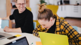 Dosłowne tłumaczenie i błędne rozumowanie, czyli jak można spalić się na przysło Styl życia, LIFESTYLE - Według Ośrodka Badania Opinii Publicznej, wśród Polaków powszechne jest przekonanie (90%), że są one mądrością narodu. Jednak, mimo że stosujemy przysłowia na co dzień, to nie zawsze robimy to poprawnie…