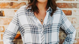 Jak (dobrze) przeżyć tegoroczną Wielkanoc? 5 praktycznych wskazówek Styl życia, LIFESTYLE - Ponieważ w Wielkanoc świętujemy nie tylko odnowienie i odrodzenie, ale także pewną niezłomność ducha, warto, by w tym czasie szczególnie zadbać o to, aby nadzieja zatriumfowała nad strachem, a bliskość rozmów nad szaleństwem zakupów.