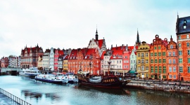 Historyczny spacer po Gdańsku - od średniowiecza do współczesności Styl życia, LIFESTYLE - W mieście, które co roku odwiedzane jest przez ponad milion turystów, powstaje nowa dzielnica, dzięki której spacer po historii miasta wydłuży się nawet dwukrotnie.