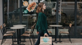 Starbucks walczy z marnowaniem żywności – teraz w całej Polsce Styl życia, LIFESTYLE - Wraz z ponownym otwarciem kawiarni Starbucks w opcji na wynos, od 4 maja w aplikacji Too Good To Go dostępne są wszystkie lokale działające na terenie całego kraju.