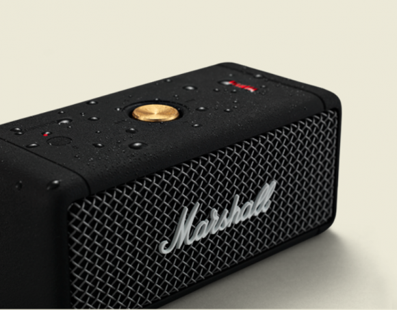 Nowość! Marshall Emberton – kultowy design i współczesna technologia Styl życia, LIFESTYLE - Do oferty kultowej marki Marshall, specjalizującej się w produkcji wzmacniaczy elektroakustycznych, lada moment dołączy podręczny głośnik Marshall Emberton – to jak dotąd najmniejszy głośnik w ofercie marki. Premiera produktu zaplanowana jest na 1 sierpnia tego roku.