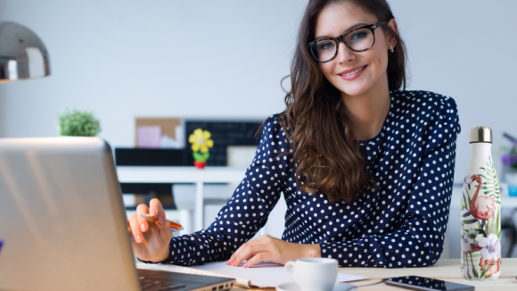 Na co zwrócić uwagę przy wyborze butelki do pracy Styl życia, LIFESTYLE - Codzienne kupowanie plastikowej butelki z wodą do pracy lub szkoły, ma negatywny wpływ nie tylko na nasz portfel, ale także i środowisko. Dlatego zacznij żyć w zgodzie z naturą i poznaj doskonałą alternatywę jaką są butelki wielorazowego użytku.