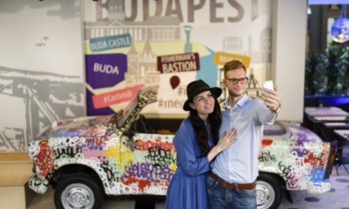 Portret współczesnych nomadów: czego szukają w hotelach?